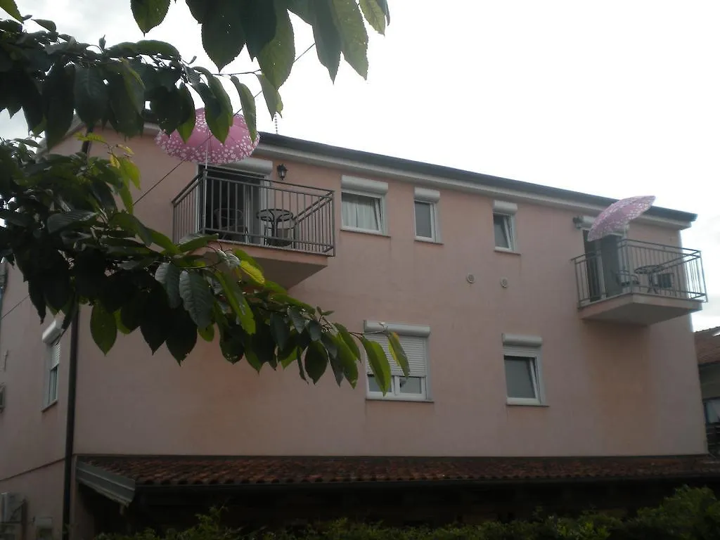 Apartments Miani Novigrad  Novigrad (Istria)